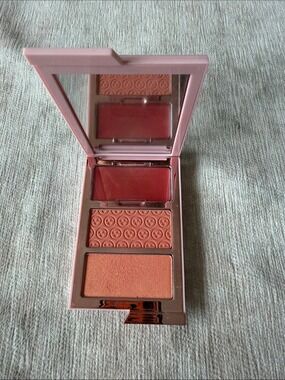 ONE/SIZE Cheek Palette Trio Freaky Peach Coral Peach Rose